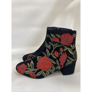 Comfortview Women's Sidney Bootie Embroidered Red Roses Black Velour Sz 7.5 Wide